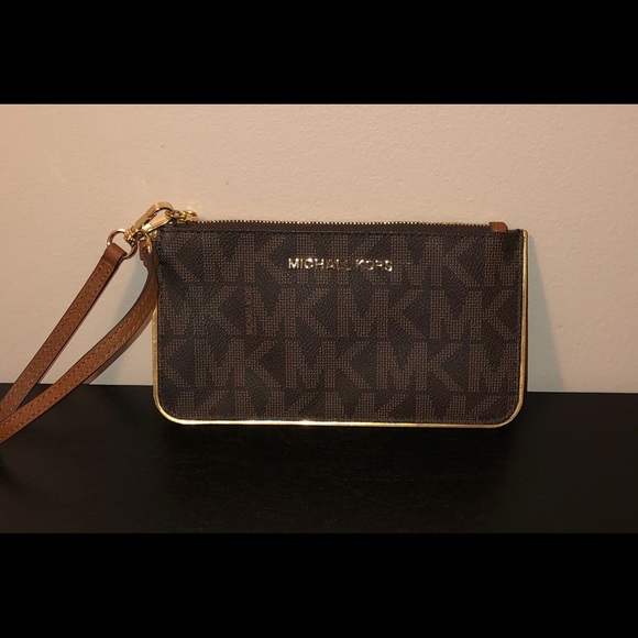 Michael Kors Wristlet,Size approx-7 5/8” x 4” - Picture 6 of 7
